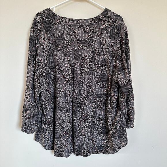 Torrid Harper Women's 2X Animal Print V-Neck Popover Blouse 3/4 Roll Tab Sleeves - Picture 6 of 10